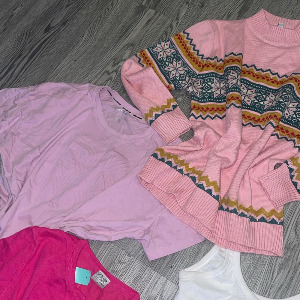 🩷$12 FASHION BUNDLE!! 🩷 - Picture 4 of 4
